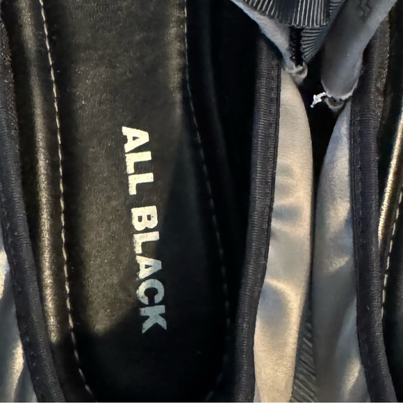 All Black Footwear woman’s bow bow satin sneaker size 40EU - Picture 10 of 12